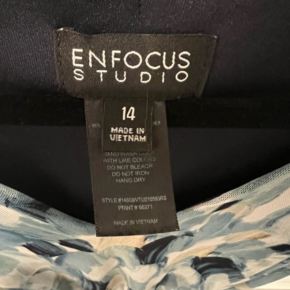 Enfocus Studio Midi V-Neck Sleeveless Dress - Picture 5 of 6